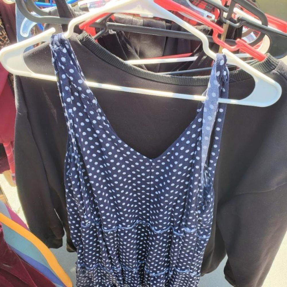 Woman tank tops & shirts - Picture 4 of 16
